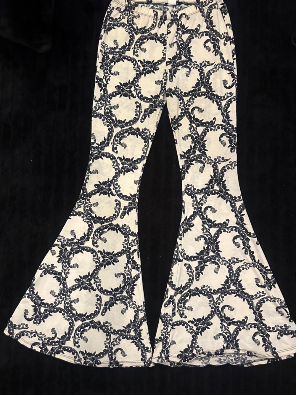 Women’s Black Floral Circle Print Flared Bottoms
